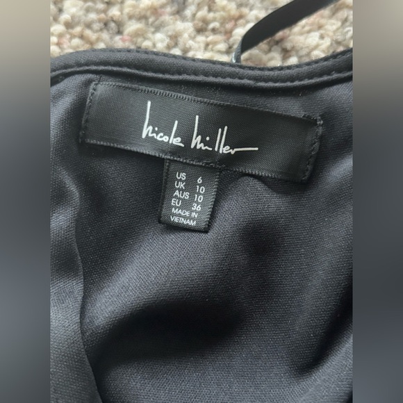 NWT Nicole Miller Camellia Jumpsuit. Size 6. Black Silver. Flutter sleeve. Party - Picture 8 of 11